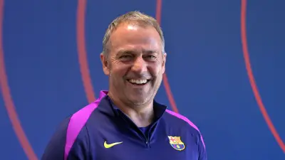 فليك يوضح استراتيجية برشلونة قبل ديربي كتالونيا ضد إسبانيول