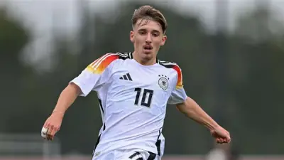 بايرن ميونخ في صدمة قبل مواجهة ريال مدريد: إصابة لينارت كارل بتمزق عضلي