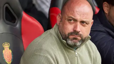 مدرب إسبانيول يرفض الانخراط في جدل التحكيم قبل ديربي برشلونة: لن نضع الضمادة قبل الجرح