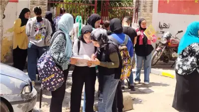 خبير تربوي يكشف أسباب شكاوى طلاب الصف الثاني الإعدادي من المناهج الجديدة