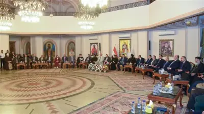 محافظ الإسكندرية يشارك الأقباط احتفالات عيد القيامة المجيد بالكنيسة المرقسية