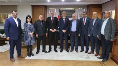 محافظ الجيزة يبحث تحديث مشروعات التطوير في إمبابة وكرداسة والوراق وأوسيم