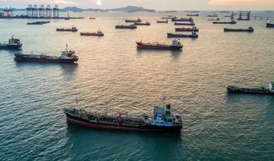 إيران تمنع عبور أي سفينة من مضيق هرمز دون ترخيص مسبق