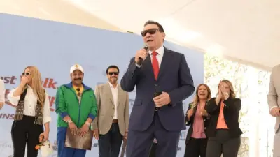 مدحت شلبي يشارك في احتفالية فنية كبرى لدعم أطفال التوحد بحضور نجوم وإعلاميين