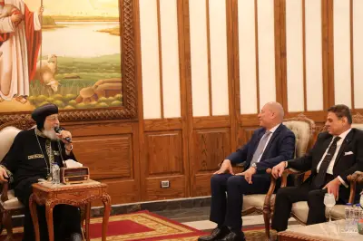 محافظ القاهرة يزور البابا تواضروس الثاني للتهنئة بعيد القيامة المجيد