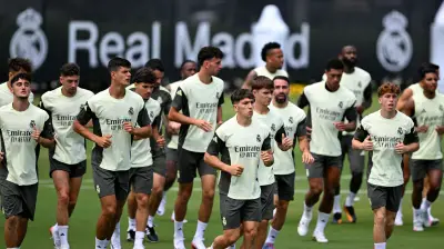 ريال مدريد يفرض حظراً انتقالياً: منع لاعب سابق من الانضمام لبرشلونة نهائياً