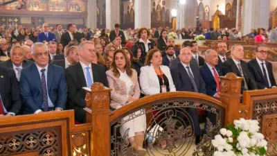 وزيرة التنمية المحلية تشارك في قداس عيد القيامة بالكاتدرائية المرقسية