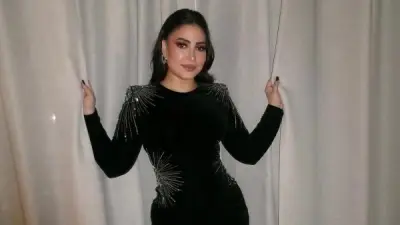 بوسي تخطف الأنظار بإطلالة سوداء فاخرة في جدة.. تفاصيل أناقتها