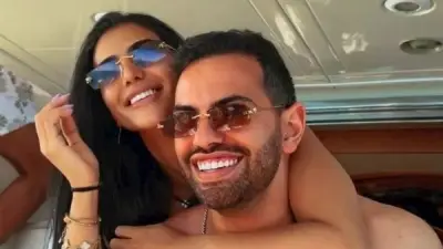 ريم سامي وزوجها محمد المغازي يخطفان الأنظار على متن يخت فاخر خلال عطلة صيفية