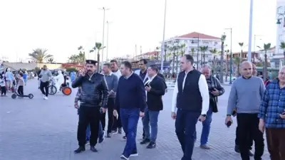محافظ دمياط يتفقد ممشى النيل برأس البر في ليلة شم النسيم لضمان جودة الخدمات