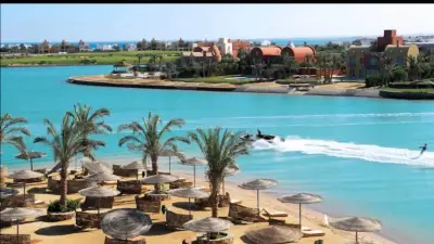 التايمز البريطانية: مصر وجهة سياحية رائدة تجمع بين سحر التاريخ وجمال الشواطئ