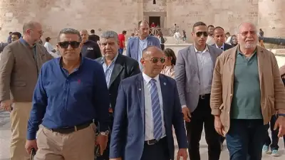 الأمير أحمد فؤاد الثاني يزور قلعة قايتباي بالإسكندرية برفقة أسرته وسط ترحيب حار