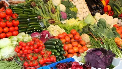 أسعار الخضار تشهد تباينًا ملحوظًا في سوق العبور: البصل الأحمر يهبط والليمون يرتفع