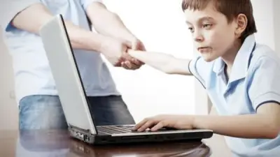 جدار حماية نفسي: نصائح الخبراء لحماية الأطفال من مخاطر العالم الرقمي