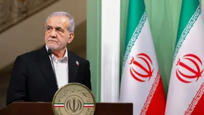 الرئيس الإيراني يؤكد التزام بلاده بالسلام ويرفض توسيع دائرة الحرب في المنطقة