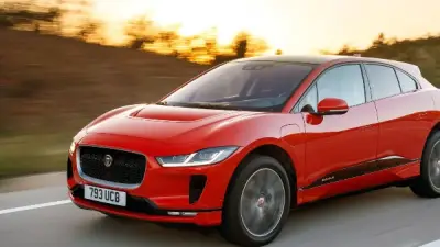 جاجوار تحذر مالكي سيارات I-Pace من خطر الحريق وتطلب ركنها خارج المنازل