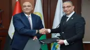 محافظ الجيزة يوقع عقداً بـ17 مليون جنيه لتطوير البنية التحتية في ميت عقبة