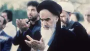 لقاء نادر في خيمة باريس بين مسؤولين أمريكيين والخميني عام 1979: تفاصيل تاريخية