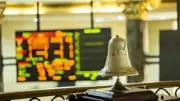 البورصة المصرية تسجل مكاسب سوقية 26 مليار جنيه رغم انخفاض المؤشر الرئيسي