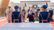 السيسي يضع إكليلا من الزهور في ذكرى تحرير سيناء الـ44