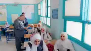وكيل تعليم الفيوم يكرم طلاب الصف الثالث الإعدادي المتفوقين في مدرسة قلهانة خلال جولة تفقدية