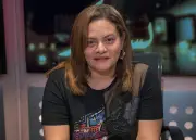 كاملة أبو ذكرى تنعى والد منة شلبي بكلمات مؤثرة في جنازة حزينة