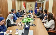 رئيس هيئة الدواء يبحث تعزيز الاستثمار في مستحضرات التجميل المصرية