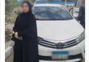 ضبط سيدة تخفي لوحات سيارتها للهروب من المخالفات في القاهرة