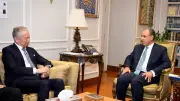 وزير الخارجية المصري يستقبل المبعوث الياباني لمناقشة إعادة إعمار غزة
