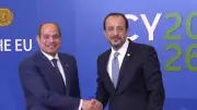 السيسي وخريستودوليدس يلتقطان الصور قبل انطلاق القمة الأوروبية في قبرص