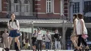 الشورت بدل البدلة.. طوكيو تواجه الحر وأزمة الطاقة بإجراءات غير مسبوقة