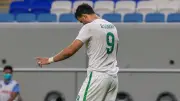 عمر السومة يهدر أغرب فرصة في الدوري السعودي أمام المرمى الخالي