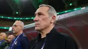 دونيس يعود لدوري روشن لمشاهدة الهلال وضمك بعد تدريب المنتخب السعودي