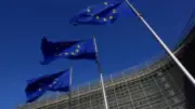 المفوضية الأوروبية تشترط معالجة البرنامج النووي الإيراني في أي اتفاق سلام