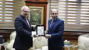 محافظ المنيا يبحث مع سفير السويد تعزيز التعاون ومتابعة المشروعات التنموية