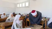 القائم بعمل وكيل الأزهر يتفقد امتحانات النقل بأسوان ويطمئن على سيرها