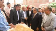 محافظ الدقهلية يتفقد صوامع ميت غمر لمتابعة توريد القمح