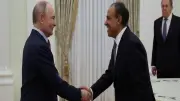 وزير الخارجية المصري يلتقي بوتين في موسكو ويسلم رسالة خطية من الرئيس السيسي
