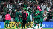 المنتخب السعودي يتسبب في غياب الإعلامي وليد الفراج عن الشاشة مؤقتًا