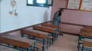 أسيوط تطلق حملة مكثفة لإزالة آثار العواصف الترابية بالمدارس استعداداً لاستقبال الطلاب
