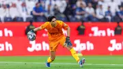 ياسين بونو في مرمى النقد بعد تعادل الهلال مع التعاون في دوري روشن