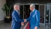 وزير الإنتاج الحربي ومحافظ القاهرة يبحثان تطوير منظومة إدارة المخلفات وتحويل الحافلات للغاز الطبيعي