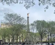 تماثيل أبي الهول بساحة شاتليه بباريس تربط الفرنسيين بكنوز الحضارة الفرعونية