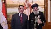 رئيس جامعة القاهرة يزور البابا تواضروس الثاني لتقديم التهنئة بعيد القيامة المجيد