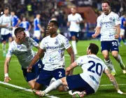 انتر ميلان يخطف انتصاراً درامياً من كومو في مباراة مجنونة بالدوري الإيطالي