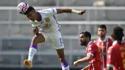 دعوات إماراتية لتجنيس حسين رحيمي لتمثيل المنتخب الأول.. ومحللون مغاربة يستبعدون الفكرة