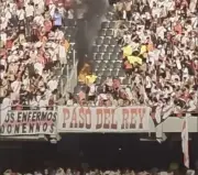 حريق يلتهم مدرجات كلاسيكو ريفر بليت ضد بوكا جونيورز في الدوري الأرجنتيني