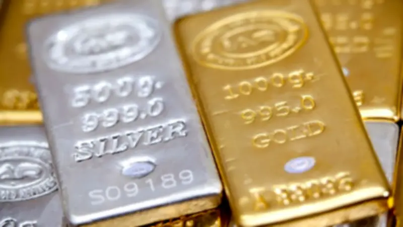 الذهب ينخفض 0.7% والفضة تتراجع 1.8% بعد هجمات أمريكية على إيران وارتفاع النفط