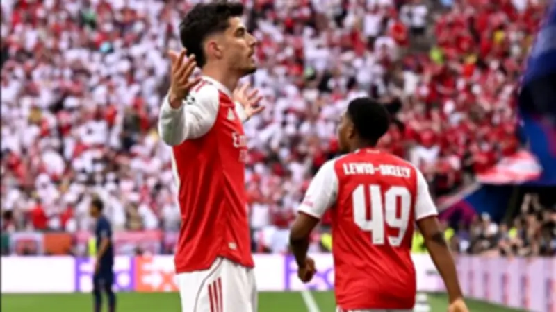 آرسنال يتقدم على باريس سان جيرمان 1-0 في نهائي دوري أبطال أوروبا