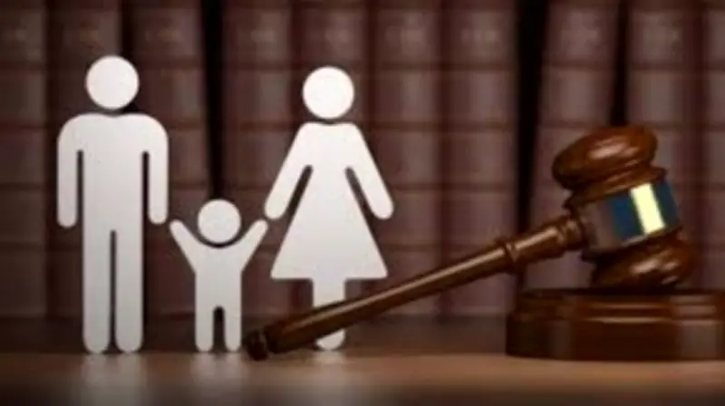 أب محروم من رؤية ابنته لأكثر من 10 سنوات بسبب قضايا الأسرة